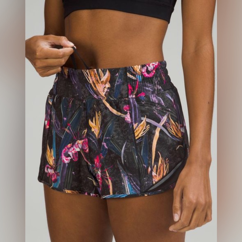 Lululemon Hotty Hot Shorts NEW